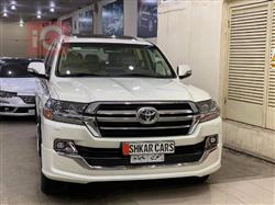 تۆیۆتا لاند کروزەر